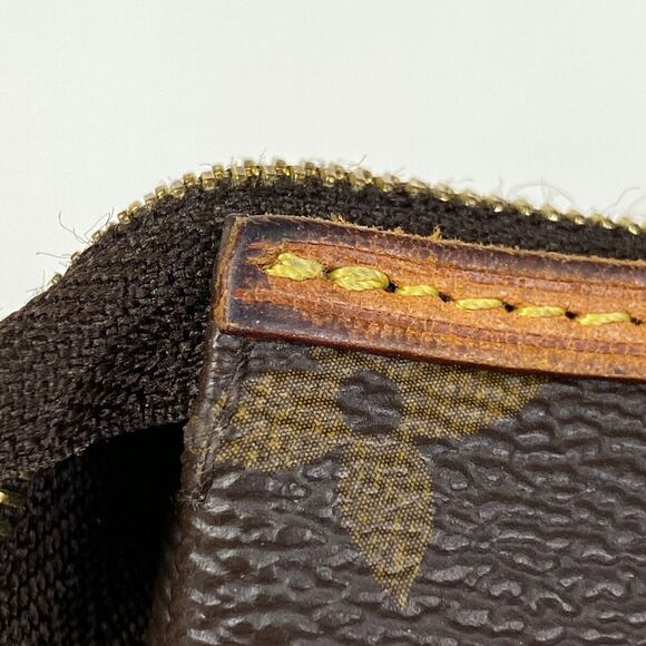 Louis Vuitton Pochette Delightful Monogram Shoulder Bag - Picture 3 of 6